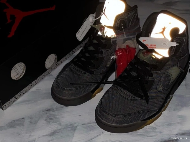 Air 5 x Jordan CT8480-001 Off-White Black 0611